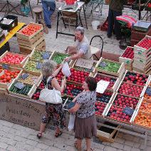Dégustez nos savoureux produits locaux dans un de nos marchés fermiers